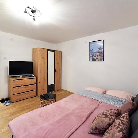 Studio Apartment Aneta Загреб Екстериор снимка