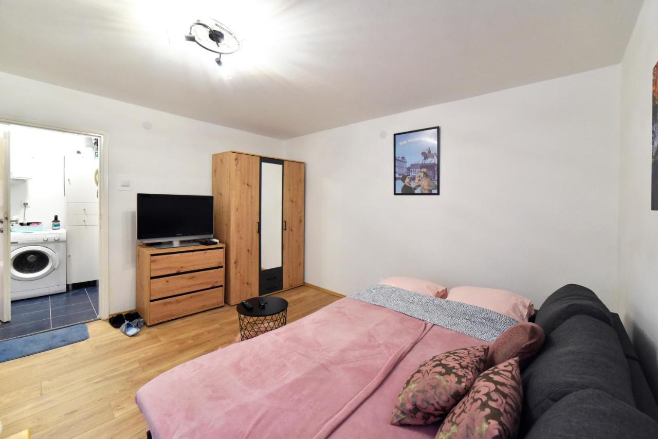Studio Apartment Aneta Загреб Екстериор снимка